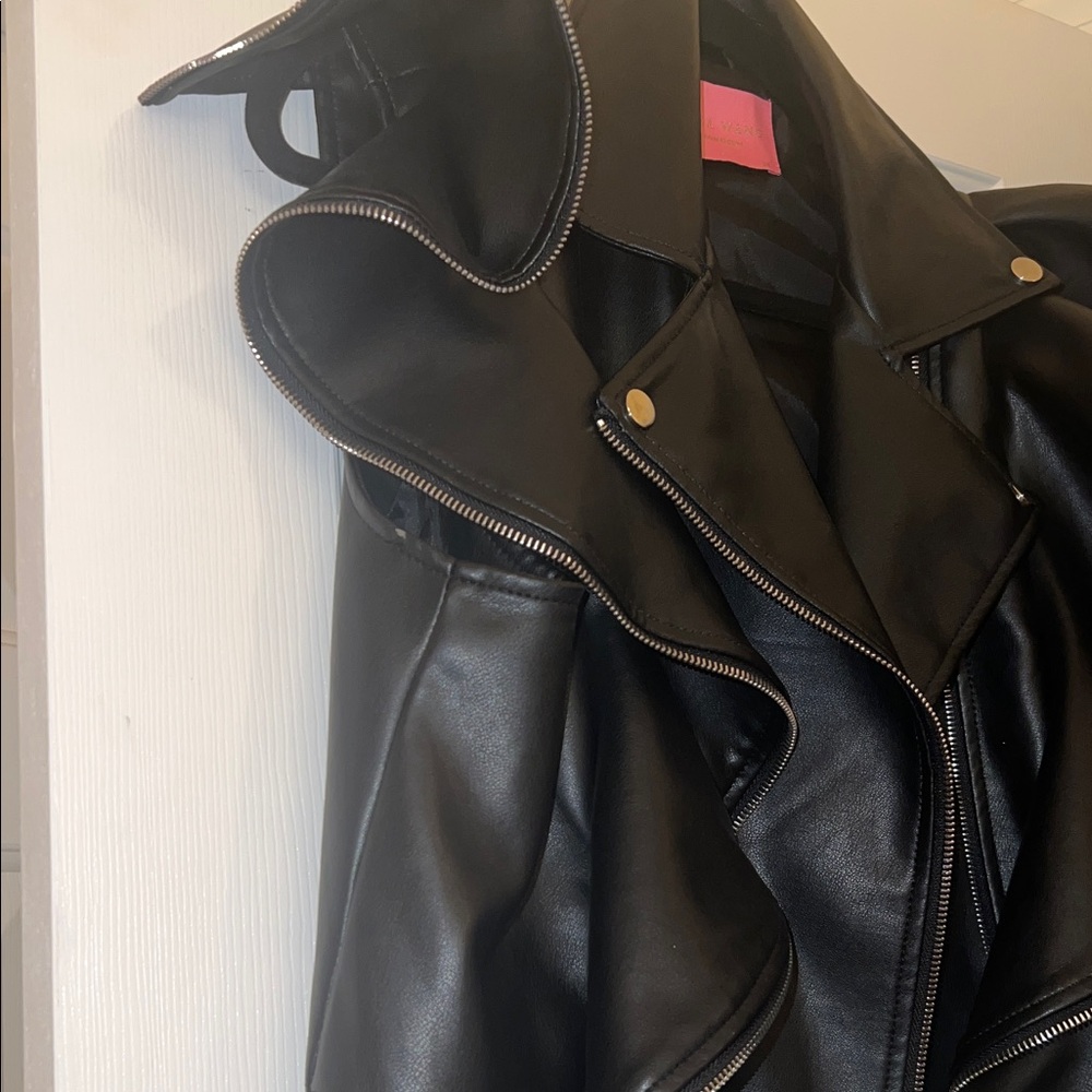 Azalea Wang Stylish Black Ruffled Faux Leather Vest XL - Picture 7 of 9
